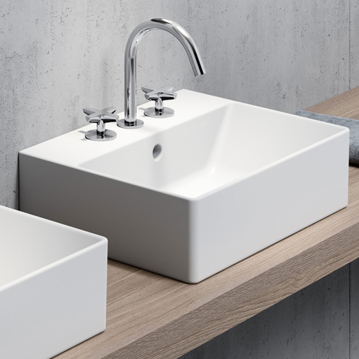 Kube-X 45x35 colore Bianco Opaco Lavabo con foro troppopieno monoforo, predisposto per rubinetteria triforo. Installazione sospesa o ad appoggio. Serie Kube-X Lavabi Gsi