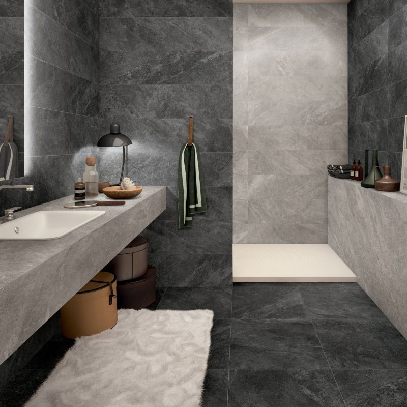 Wall: Graphite 30x120 Greige 30x120, 120x240 Floor: Graphite 60x60 Mineral Pietra Ariana Piastrelle & Mosaici