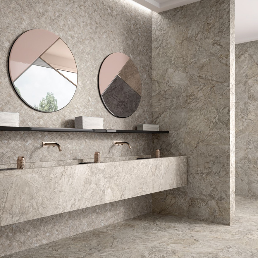 Wall: Breccia Braque Intrecci Naturale 30x30 + Breccia Braque 30x60 Floor: Breccia Braque 30x60 Superfice Lappato Lucido o Naturale Gres Porcellanato Rettificato Tele di Marmo Serie Emilceramica Piastrelle & Mosaici