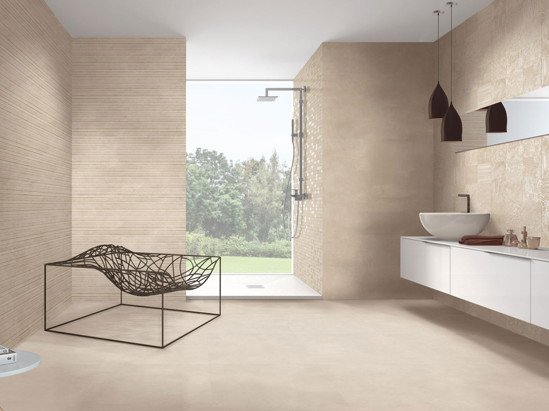 Sand 29x100 Rett. + Regular Sand 29x100 Rett. + Decor Atelier Sand 29x100 Rett. + Mosaico Neutral Sand 31,6x31,6  Rivestimento Pasta Bianca Neutral Serie Effetto Pietra Ibero Porcelánico Piastrelle & Mosaici