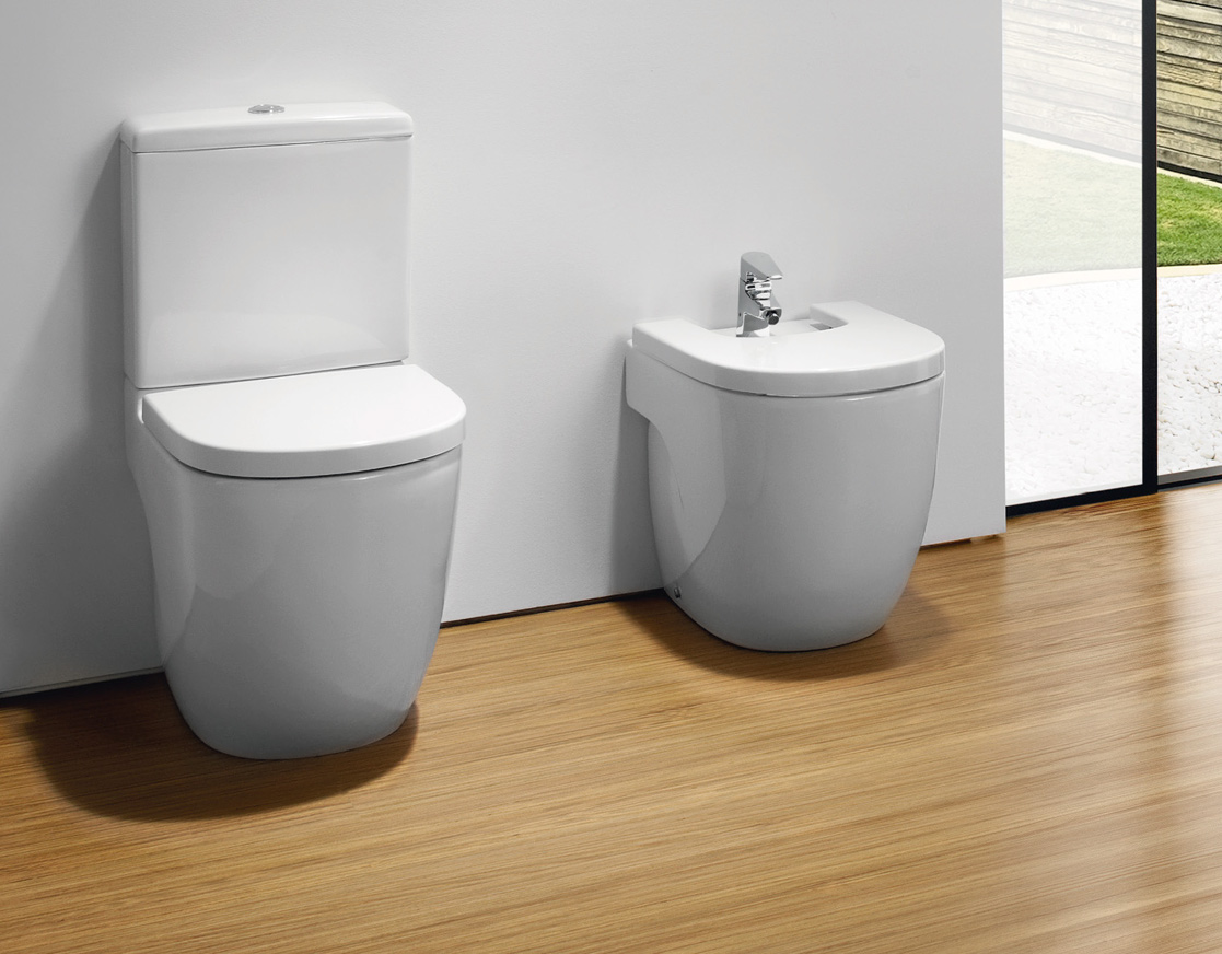 NEW MERIDIAN serie Sanitari Monoblocco filomuro marchio Roca Dianflex