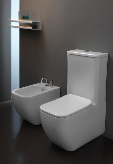 BRIO serie Sanitari Monoblocco colore Bianco Lucido Senza brida con sistema di scarico Smart Clean Gsg Ceramiche