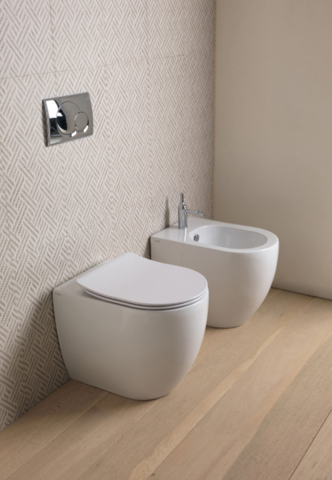 LIKE serie Sanitari A Terra colore Bianco Lucido Senza brida con sistema di scarico Smart Clean Gsg Ceramiche